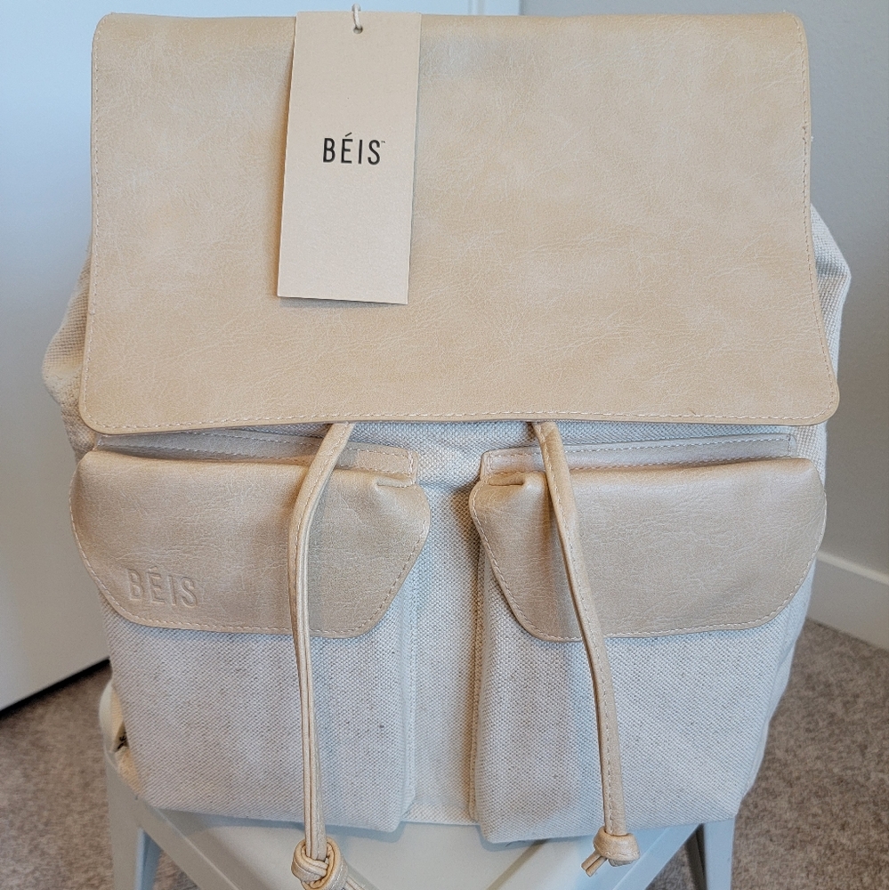 SOLD--- Beis Rucksack